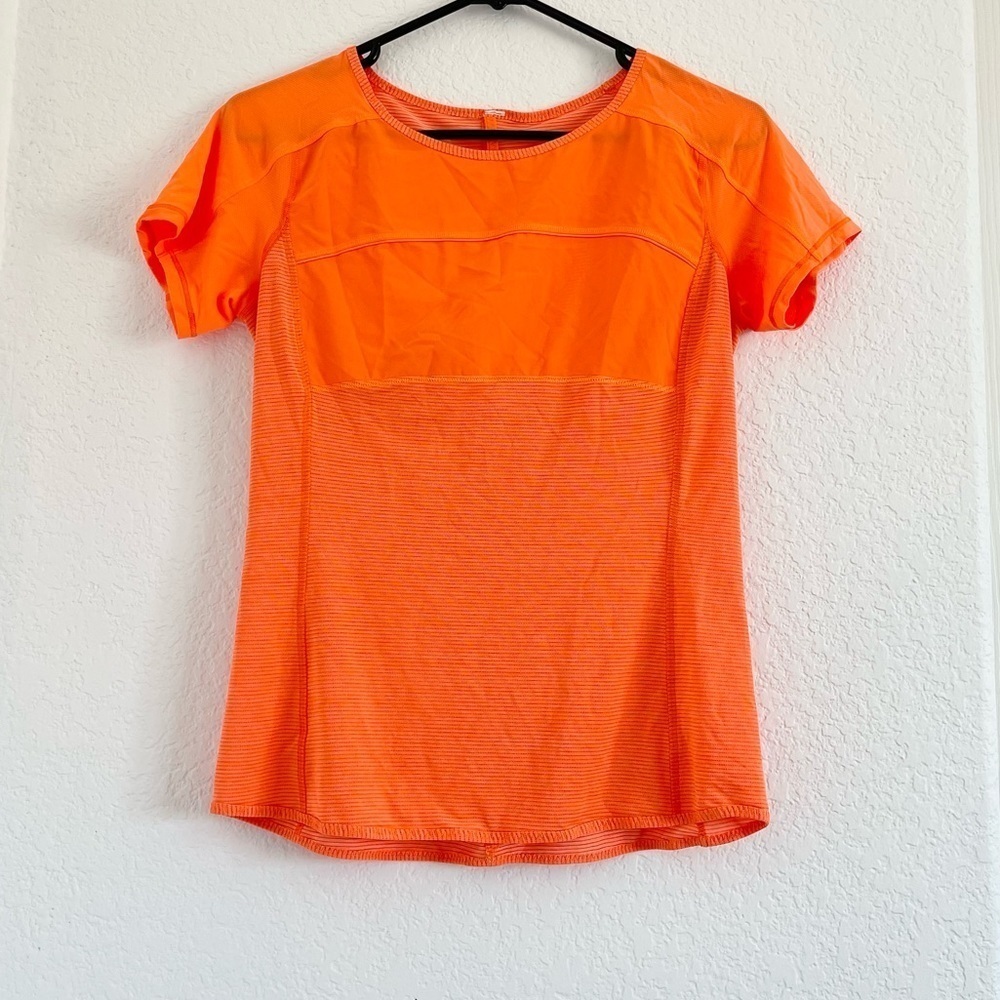 Lululemon casual short sleeve shirt